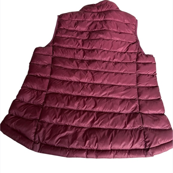 32 degrees heat quilted puffer vest Burgundy lightweight. Great for travel sizeM - Picture 2 of 10